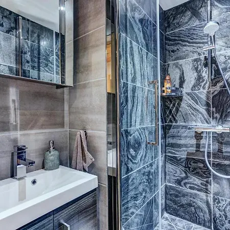 Holliday With 9 Bedrooms, Jacuzzi And Sauna Villa Chamonix